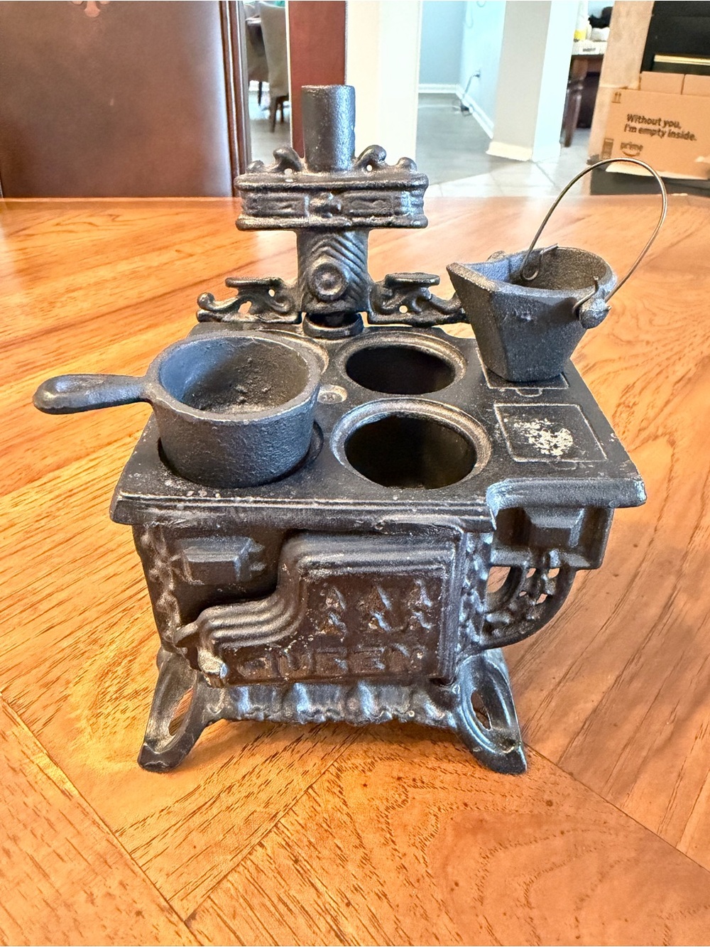 Vintage Queen Cast Iron Miniature Toy Stove & 2 Pots
